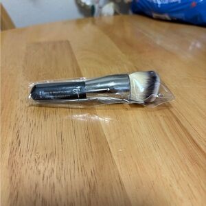 IT Cosmetics Heavenly Luxe Solid Serum Foundation Brush #29 - Travel Size - New
